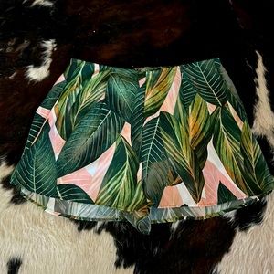 Show Me Your Mumu Palm Shorts Sz M